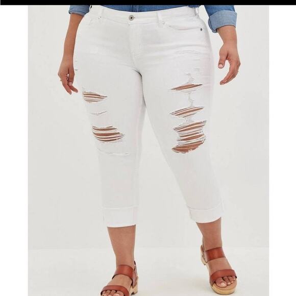 Torrid Brand White Crop Boyfriend Straight Vintage Stretch Mid-Rise Jean NWT 24 - Picture 1 of 4